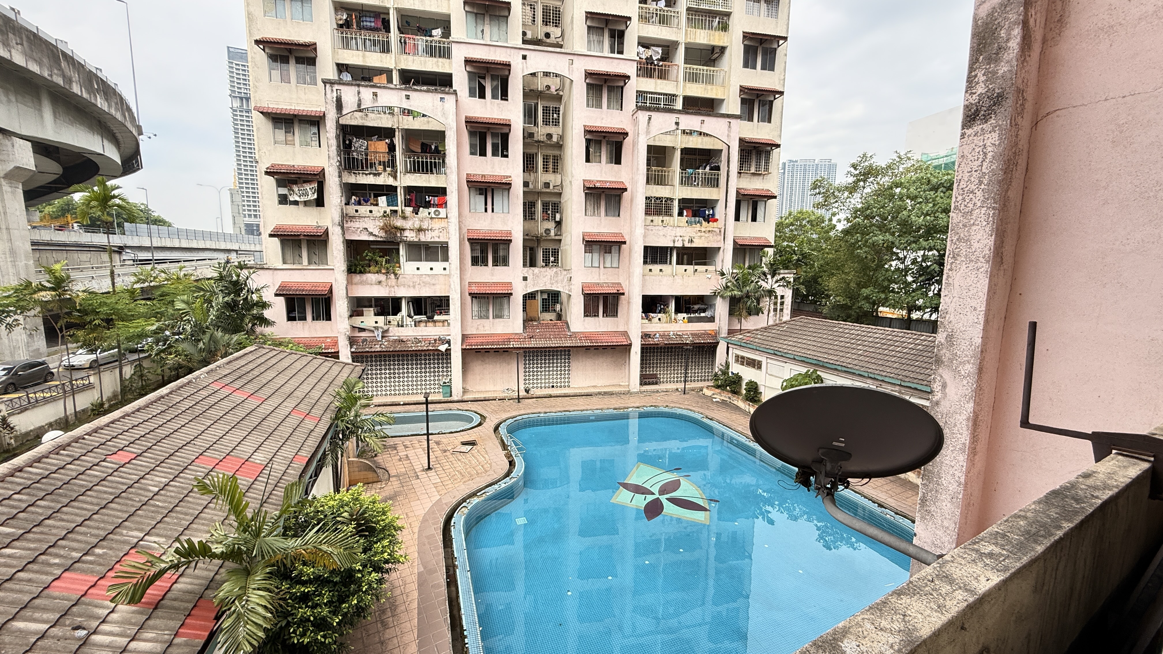 Ixora Apartment, Jalan Tun Razak